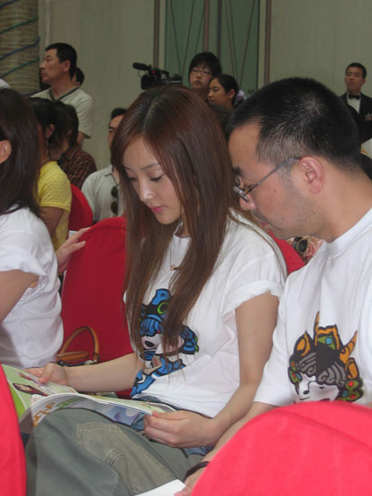 李小璐成奥运助威团一员为奥运做出贡献(组图)
