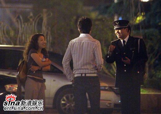 图文：夏雨袁泉擦肩而过--保管态度友善