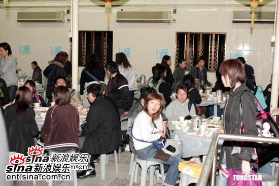 图文：梅艳芳病逝两周年--大家吃斋饭