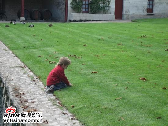 图文：田海蓉城堡内拍写真-童真