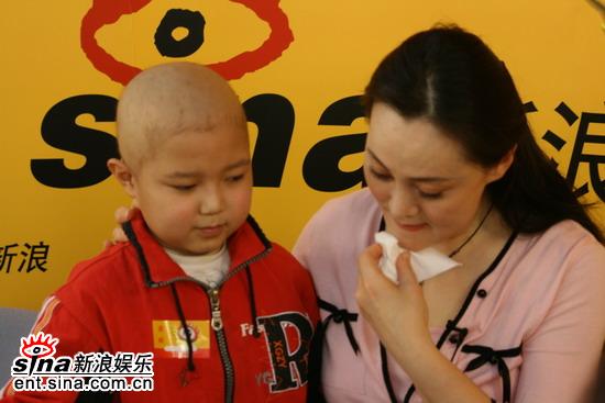 图文：宋佳做客新浪--宋佳很关心明明