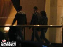 独家组图：黄晓明新女友曝光应采儿夜店见公婆
