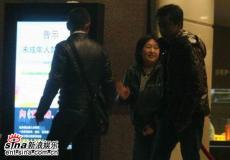 独家组图：黄晓明新女友曝光应采儿夜店见公婆