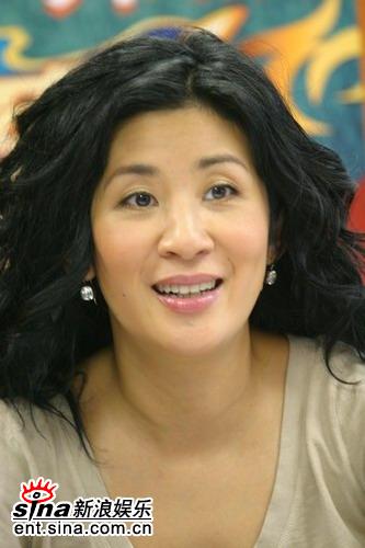 图文：吴君如做客新浪-吴君如认为亲和力很重要
