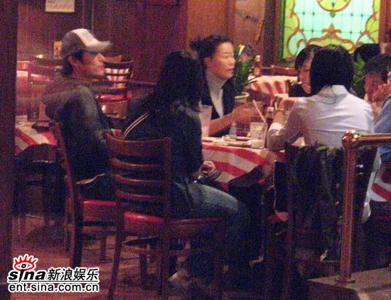 图文：柯蓝与耿乐秘密同居--耿乐柯蓝餐厅吃饭