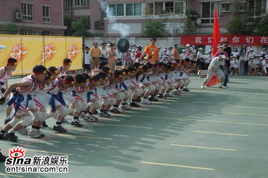 资料图片:武汉实验外国语学校小学部比赛瞬间