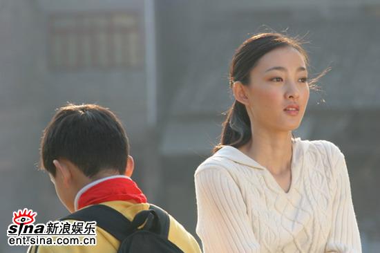 王丽坤谈《河流如血》：我主动选择演姐姐(图)
