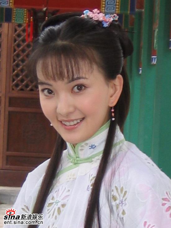 《采桑子》北京热拍何苗给陈小艺当“姐姐”
