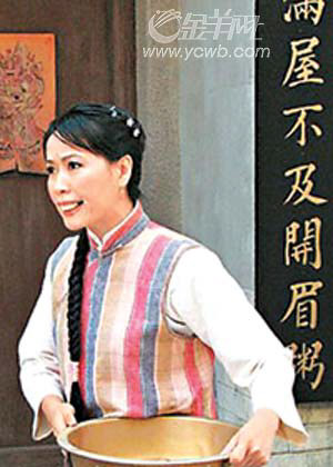 叶童《奸人坚》开工龅牙扮相吓坏人(附图)