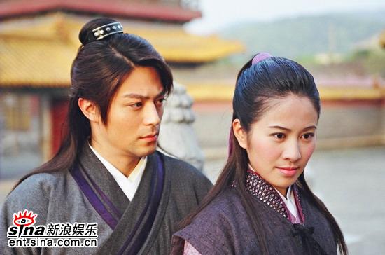 叶璇作客《天下第一》:很喜欢上官海棠(组图)