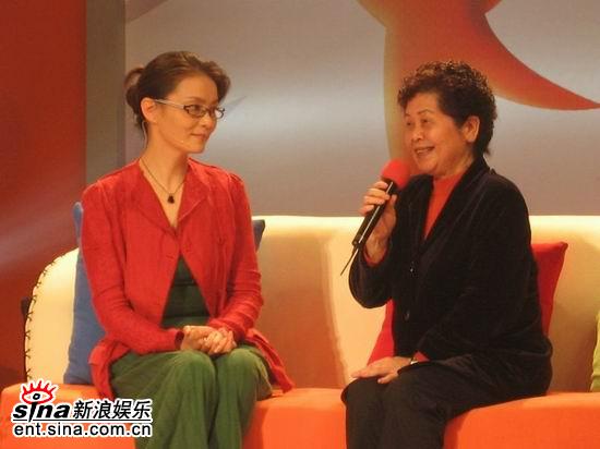 组图：潘虹做客《星随我动》回顾26年精彩人生