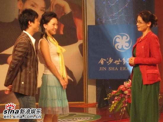 组图：潘虹做客《星随我动》回顾26年精彩人生