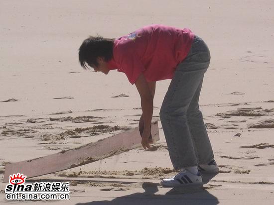 图文:青春之星农庄之旅--动作完成得不错