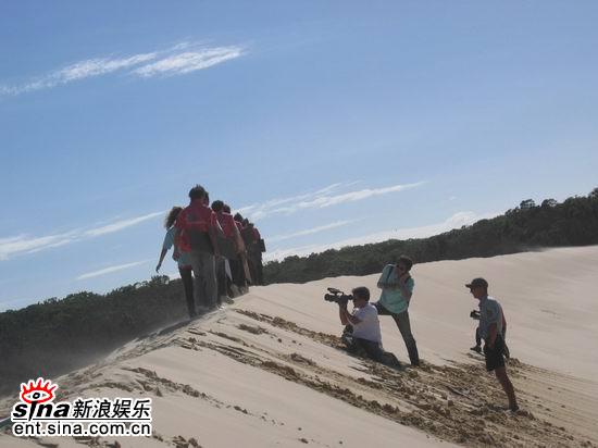 图文:青春之星农庄之旅--摄像同志在抓拍镜头