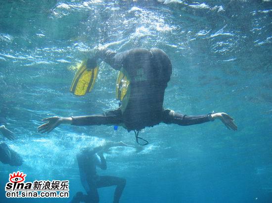 图文:青春之星澳洲之旅--水下翻身