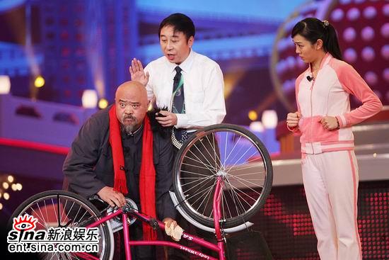 图文：北京春晚明星大腕云集--冯巩李琦等演小品
