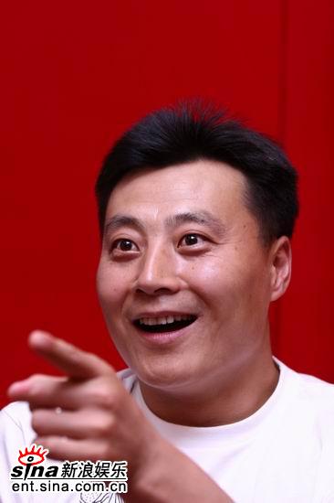 图文：《老娘泪》首映会--任程伟表情俏皮