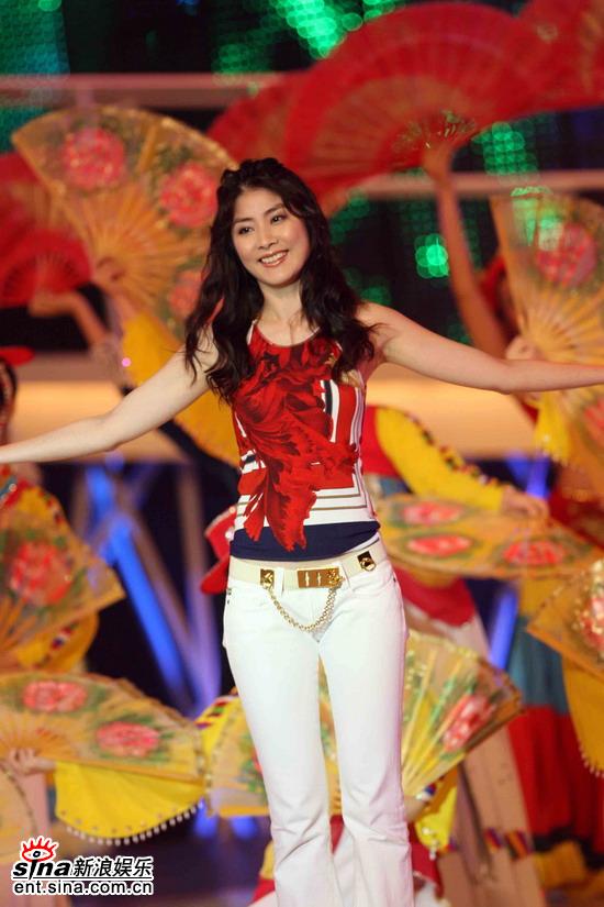 图文:为中国喝彩唱响香港--陈慧琳谢幕