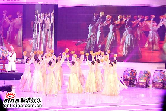 图文:首尔电视剧盛典颁奖现场 精彩韩国舞蹈秀