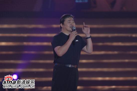 图文：2006央视中秋晚会--刘欢唱《台湾同胞》