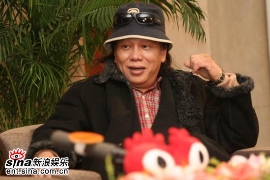 图文:米雪梁小龙聊《霍元甲》--梁小龙攥拳头