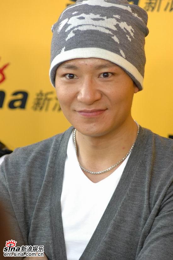 图文：陶红李宗翰李念做客新浪--李宗翰笑容可爱