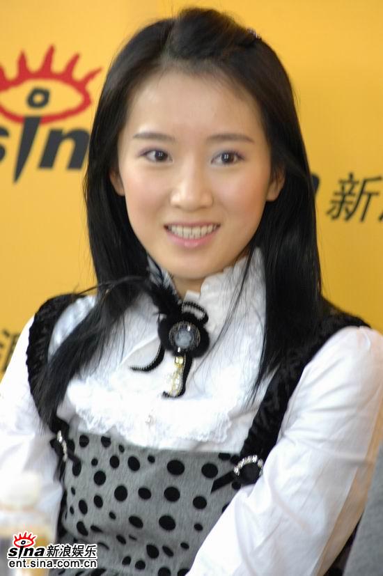 图文：陶红李宗翰李念做客新浪--灰色圆点裙子