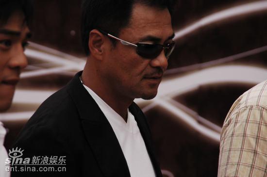 图文：电视剧风云盛典红毯--尤勇酷味十足