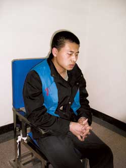 杀光自家亲人骗保只为情人(组图)