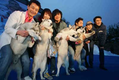 《南极大冒险》北京首映 雪橇犬有望超越帝企