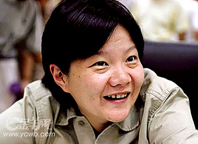 名门痞女洪晃男人好看才有好价