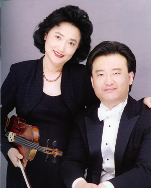 俞丽拿李坚钢琴小提琴协奏母子合演的《梁祝》