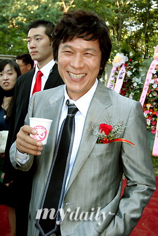 图文：《魊》主角金雷河大婚--新郎金雷河