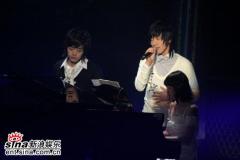 组图：Battle出道办歌迷会青出于蓝演出火爆
