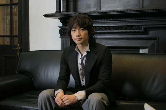 2月15日最酷男星:Rain首支国语MV拍摄演绎浪漫