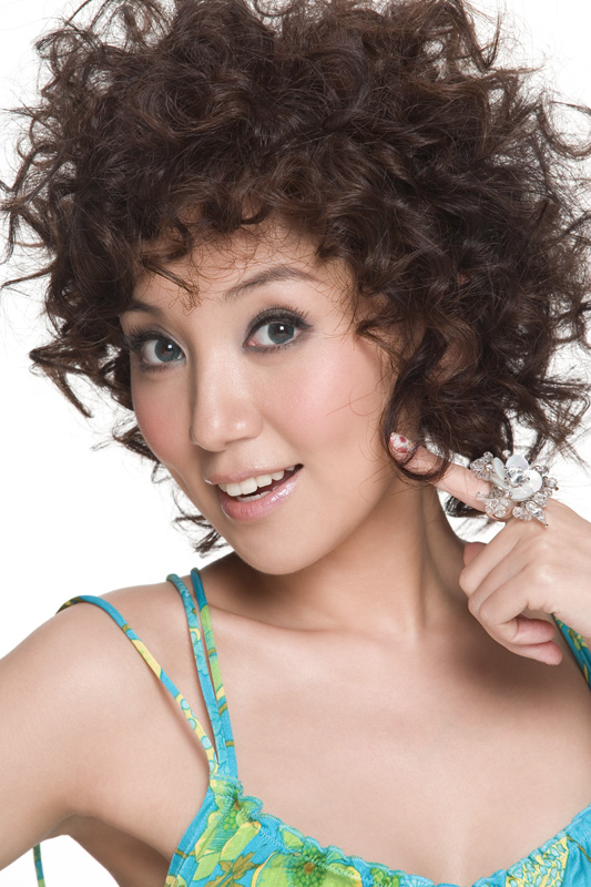 新人瑞儿16度音域的天籁之音新专辑隆重问世