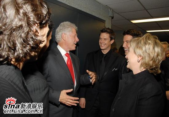 精彩图片：美国前总统克林顿接见美声绅士(3)