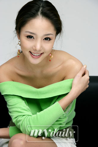 韩国女歌手U-Nee家中身亡警方初步认定自杀