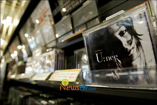 U-nee第3张专辑热卖所得收入全权转交家人