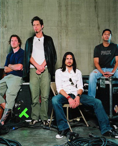 רAudioslave-Revelations