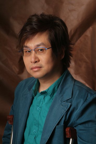 新浪娱乐将独家直播郑智化签约内地公司发布会