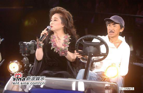 图文：林子祥个唱圆满结束--徐小凤为林子祥捧场
