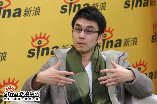 图文：林依轮聊网络音乐现象--与主持人沟通