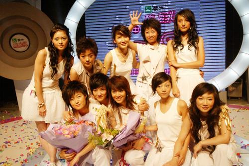 2006年7月8日星期六中午12:30,湖南卫视现场直播2006快乐中国超级女声