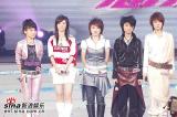 图文：超级女声总决赛6进5 五位超女诞生绽放2006