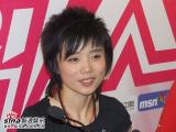 图文：超级女声总决赛6进5 许飞笑得有些牵强