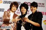图文：超女总决赛落幕举办庆功宴 三甲举杯庆贺