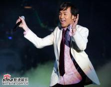 组图:童安格北京演唱会 与歌迷重温经典老歌