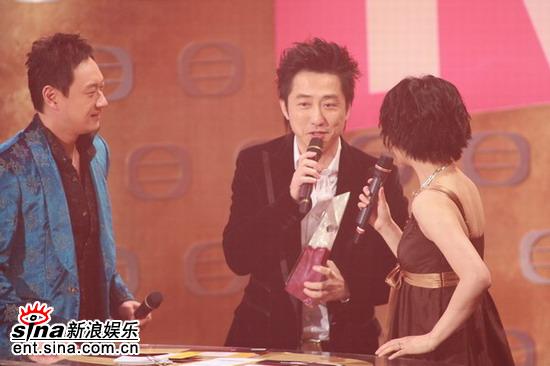 图文:TVB8金曲榜-内地观众最欢迎男歌手庾澄