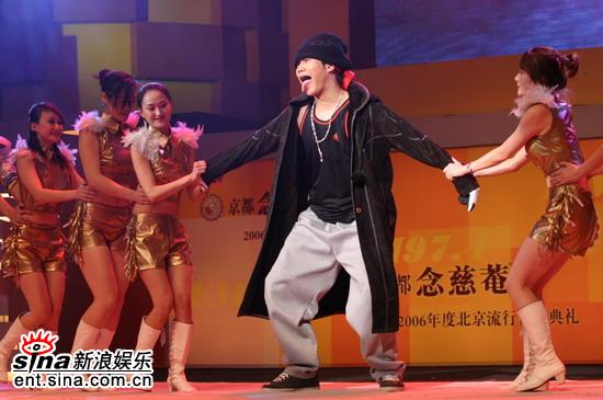 恶搞演出视频大全,恶搞演出视频大全下载